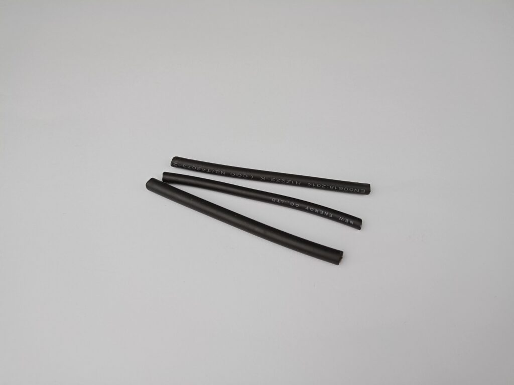 Kabel Aki Baterai Solar Panel Warna Hitam – SunSeason