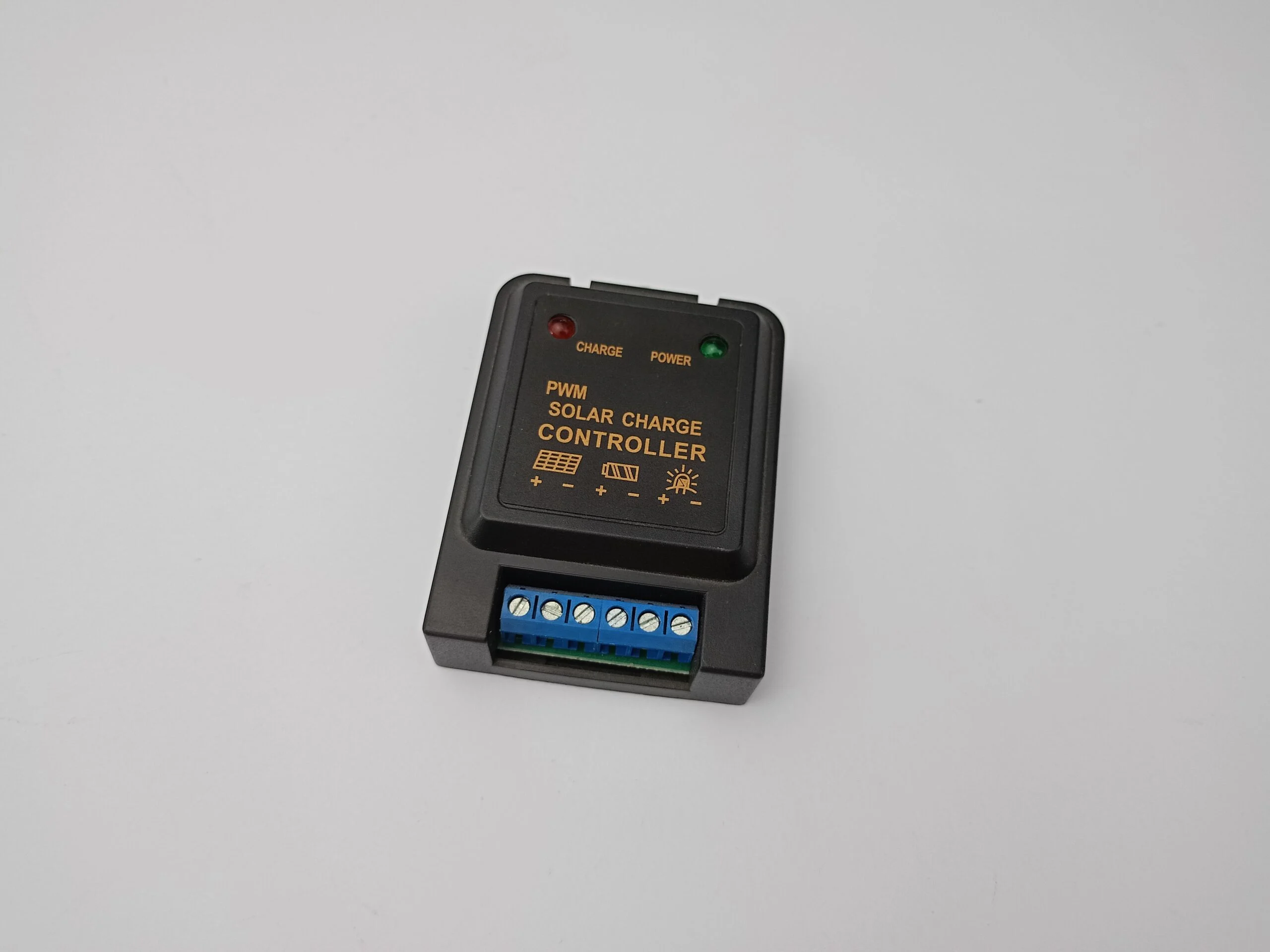 PWM Solar Charge Controller untuk panel surya